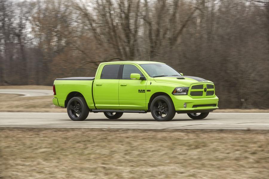  Dodge Ram 1500 Sublime Sport Crew Cab 2017 года  (фото 2 из 12)